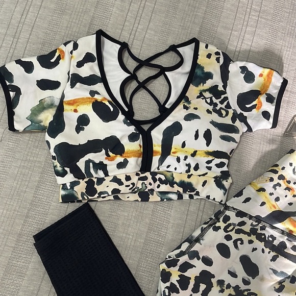 CLS | NC Elite Shape Cheetah Amanda Top and Legging with Mesh Set Size XS / S - Picture 12 of 13